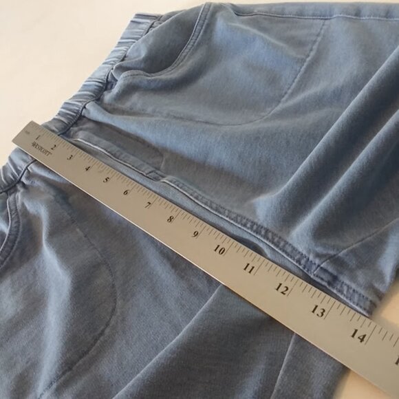 Quacker Factory, Dream Jeannes women's size M Short pull on medium wash pants - Picture 10 of 15
